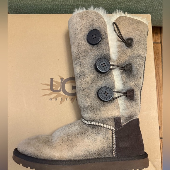UGG Shoes - UGG Tan and Brown Winter Boots